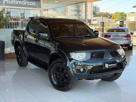 MITSUBISHI L200 TRITON 3.2 HPE 4X4 CD 16V TURBO INTERCOOLER DIESEL 4P AUTOMÁTICO